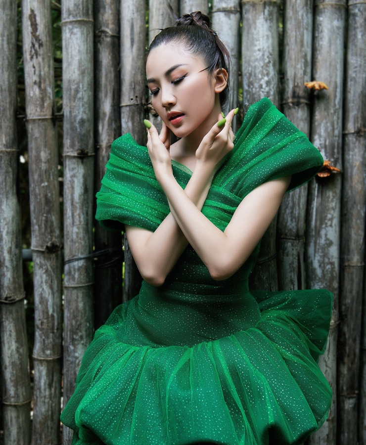 Lương Thanh khoe nét yêu kiều với loạt váy dạ hội - 10