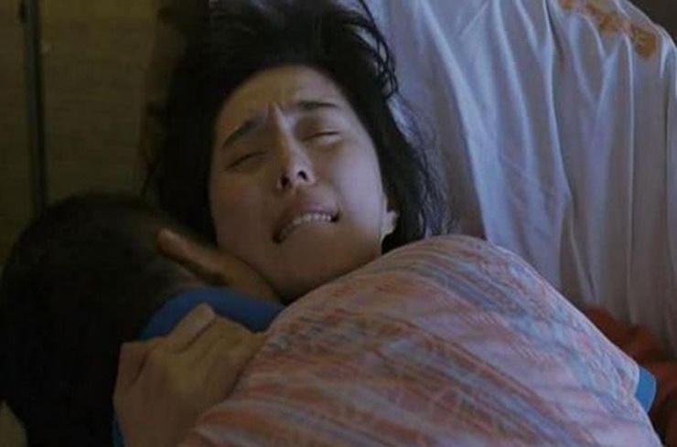 &#34;Nữ hoàng cảnh nóng&#34; xứ Trung không ngại &#34;tắm bồn&#34; cùng bạn diễn hơn 25 tuổi - 4