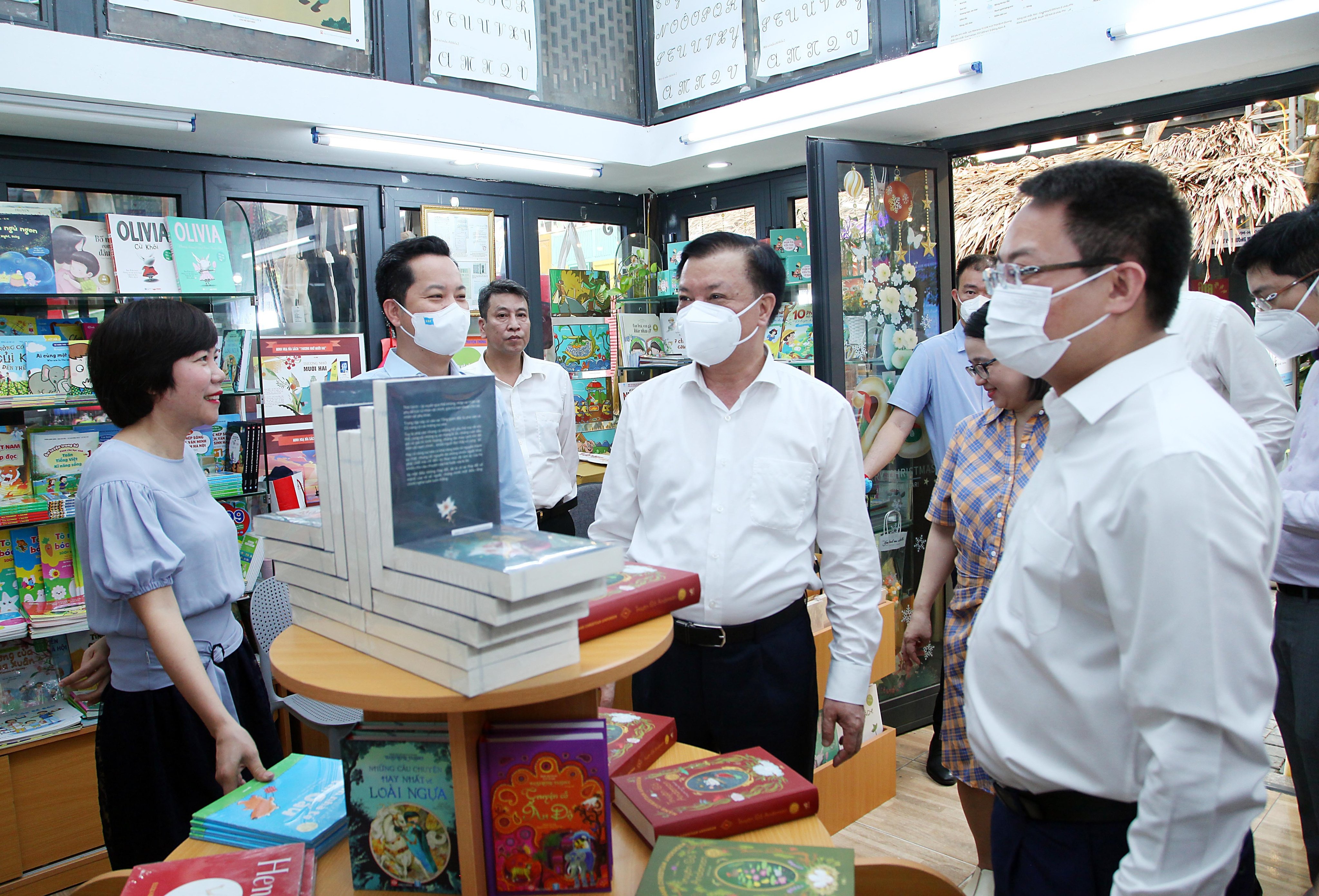 Tưng bừng các hoạt động chào mừng Ngày Sách và Văn hóa đọc Việt Nam tại Phố sách Hà Nội - 1