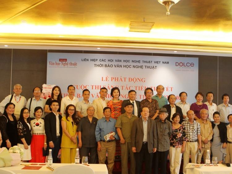 Tin Tức - Phát động cuộc thi tiểu thuyết Thời báo Văn học nghệ thuật: Trăn trở và hy vọng