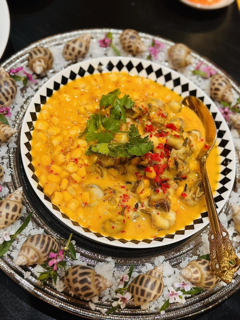 "Nữ đại gia Quận 7" khoe loạt món ăn xế ngày lễ ngon nhức nách, chồng hé lộ thực đơn sương sương vài triệu - 9