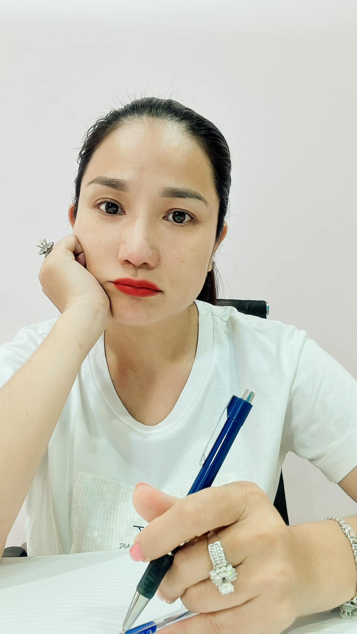 “Bà trùm mai mối” Cát Tường tuyển bạn trai sau hơn 20 năm “ế”: Loạt tiêu chí gây choáng - 2