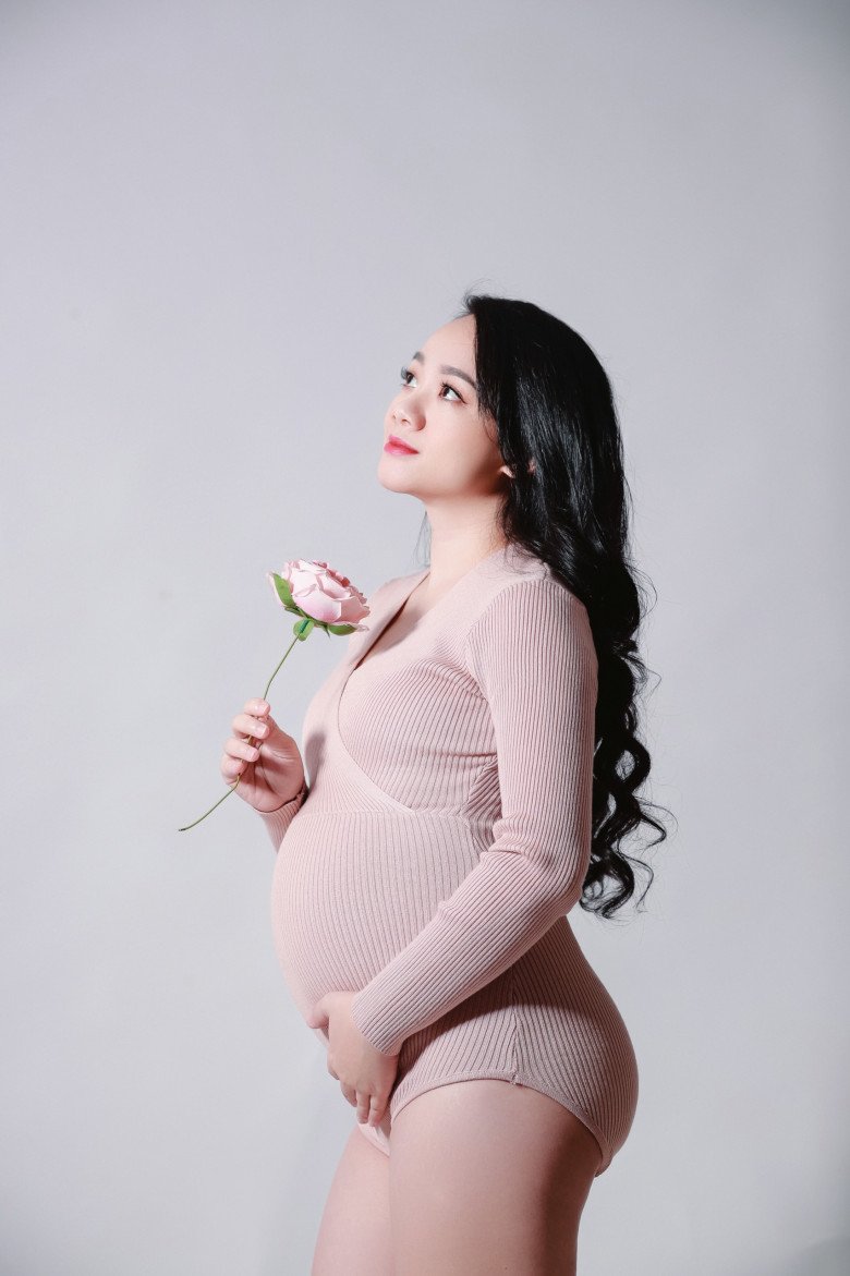 Mẹ bầu tăng 16kg mà làn da trắng mịn không vết rạn nhờ tắm và massage thứ này trong suốt thai kỳ - 4