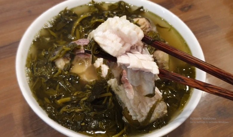 Cứ tưởng trồng chỉ để lấy củ ai ngờ l&aacute; của c&acirc;y n&agrave;y cực ngon, nấu chung với con gi&agrave;u đạm được m&oacute;n bổ từ đầu đến ch&acirc;n - 15