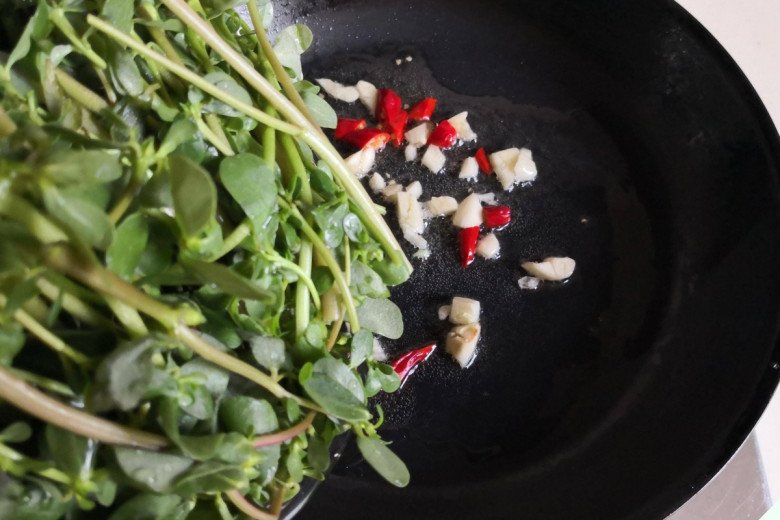 Thường ăn 3 loại “rau trường thọ” này tốt hơn thuốc bổ, số 2 vườn nhà nào cũng có mà không biết lấy ăn - 11