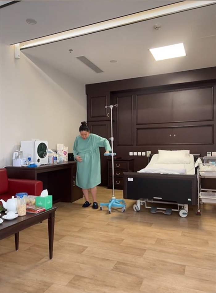 Sinh xong đau vết mổ đẻ nhưng diễn viên Diễm Hương vẫn ôm bụng nhảy, biểu cảm hết sức &#34;lầy lội&#34; - 1