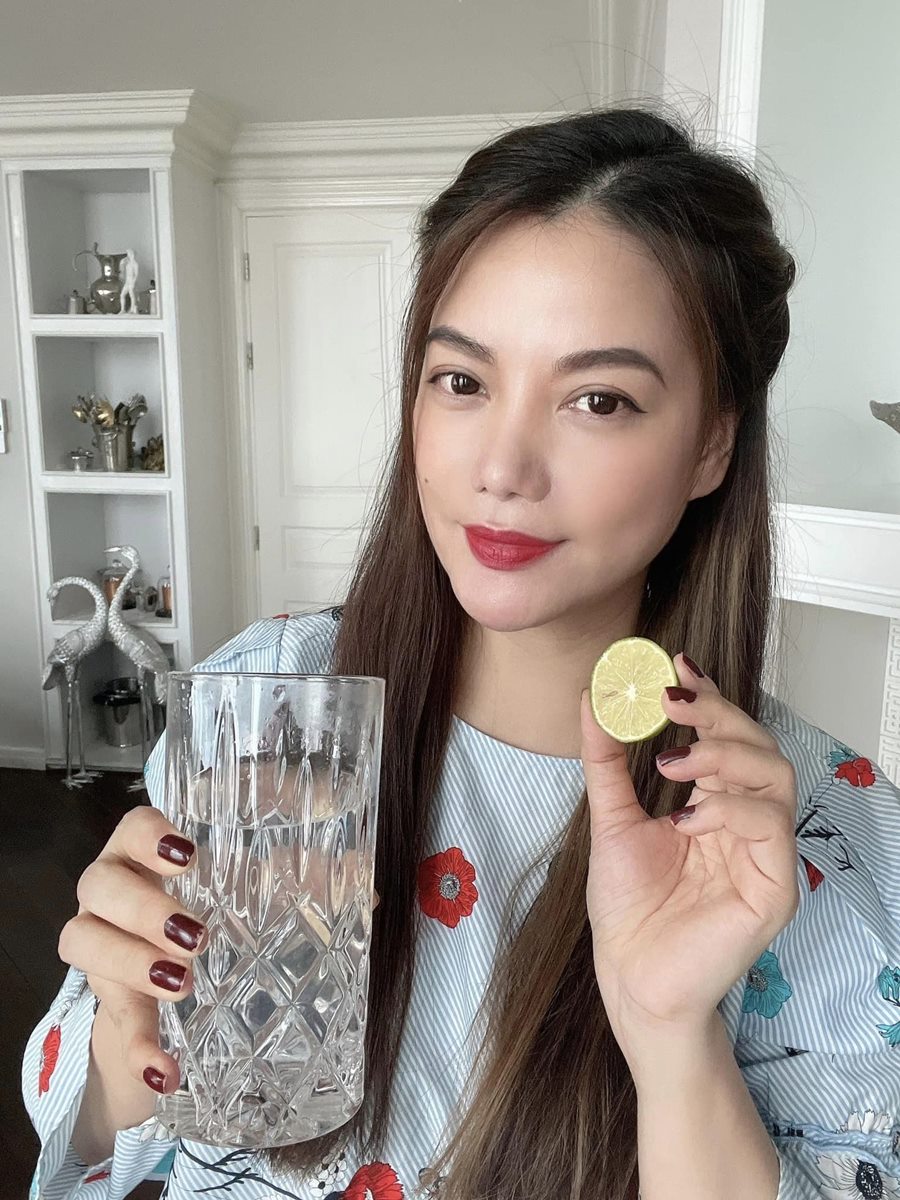 Trương Ngọc Ánh U50 vẫn quyến rũ, khiến tình trẻ mê mệt nhờ &#34;thần dược&#34; 5 nghìn đồng - 3