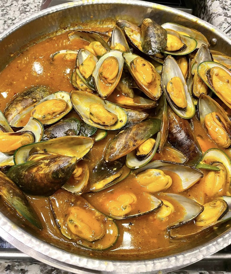 Nam ca sĩ đảm đang trổ tài nấu 2 món hấp dẫn, vợ cũ U70 của Đàm Vĩnh Hưng thốt lên: "Wow giỏi quá con" - 16