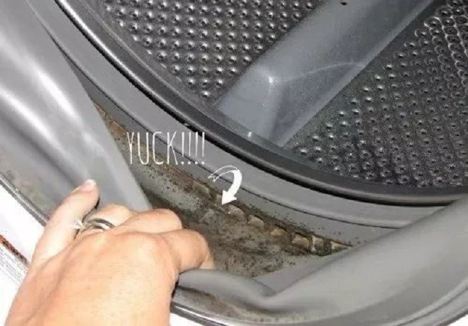 Bên dưới máy giặt có một “cơ quan” nhỏ, mở ra giặt quần áo sạch sẽ hơn, dùng 10 năm giờ tôi mới biết - 3