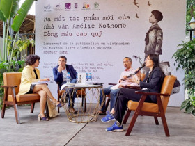 “Dòng máu cao quý” - Sự tưởng nhớ đặc biệt xúc động của Amélie Nothomb với cha mình