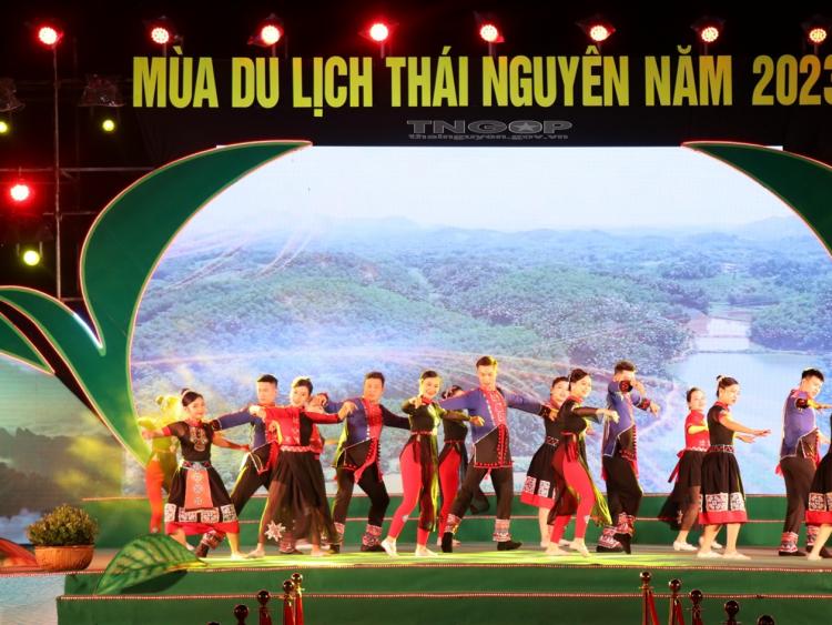 Biểu diễn “Khúc tình xanh“ tại Khai mạc Mùa du lịch Thái Nguyên năm 2023