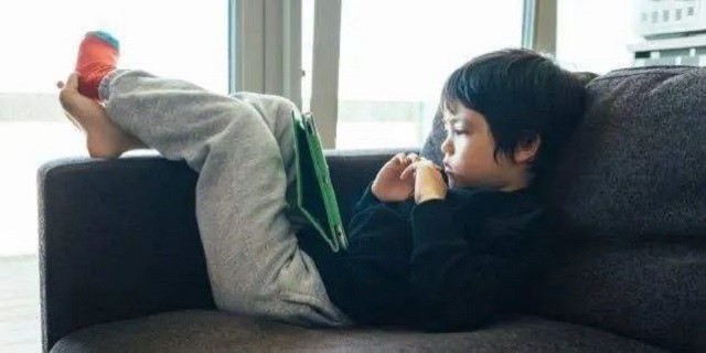 "Bố mẹ cao con cũng sẽ cao", bà mẹ nhận cái kết đắng khi con trai 15 tuổi cao 1,53m, bác sĩ chỉ ra lỗi sai - 1