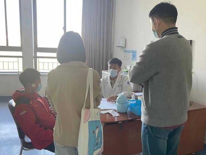 "Bố mẹ cao con cũng sẽ cao", bà mẹ nhận cái kết đắng khi con trai 15 tuổi cao 1,53m, bác sĩ chỉ ra lỗi sai - 2