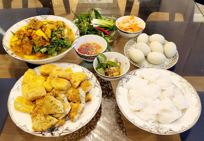 Vợ 3 con của Mạnh Trường làm món chè ngon ngọt có cái tên thú vị, nhìn đã thấy mát lịm người - 11