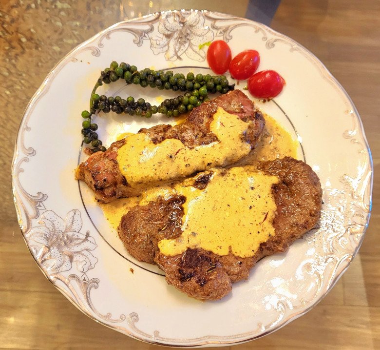 Vợ 3 con của Mạnh Trường làm món chè ngon ngọt có cái tên thú vị, nhìn đã thấy mát lịm người - 7