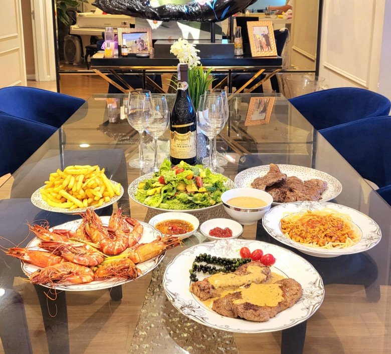 Vợ 3 con của Mạnh Trường làm món chè ngon ngọt có cái tên thú vị, nhìn đã thấy mát lịm người - 9