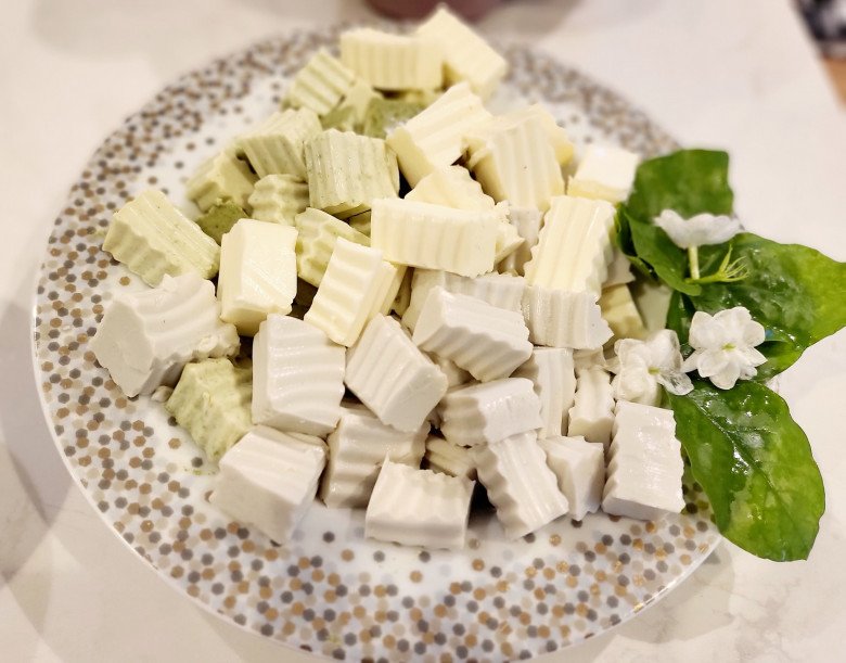 Vợ 3 con của Mạnh Trường làm món chè ngon ngọt có cái tên thú vị, nhìn đã thấy mát lịm người - 3