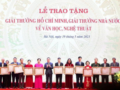 Tâm điểm dư luận - Chủ tịch nước Võ Văn Thưởng: &quot;Không “bỏ sót” tác phẩm có giá trị, không để văn nghệ sĩ xứng đáng chưa được vinh danh&quot;