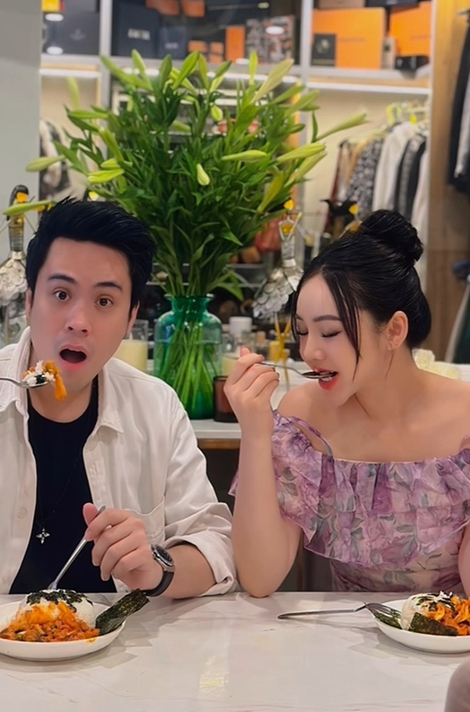 Quỳnh Kool được MC điển trai rủ về nhà nấu ăn: Vào bếp vẫn xinh, được khen &#34;nấu đỉnh quá&#34; - 10