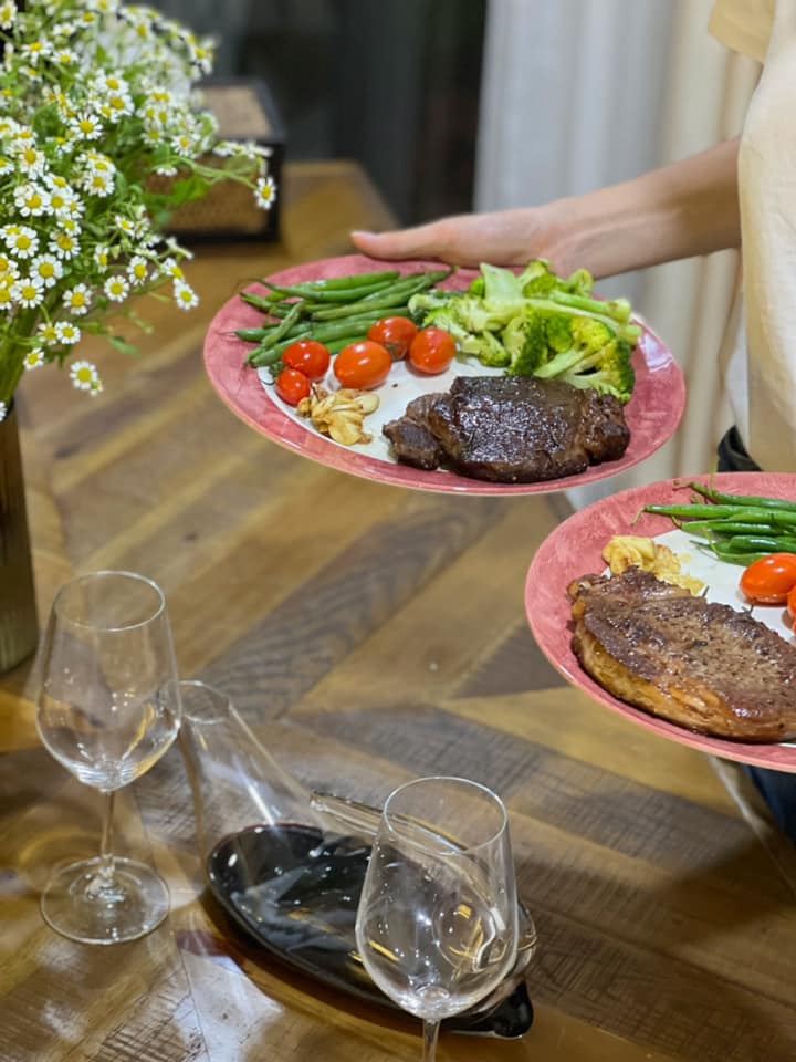 Mẹ ruột Hoa hậu Kỳ Duyên cũng đua trend làm món ăn đang "hót hòn họt" - 6