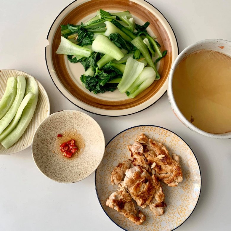 Mẹ ruột Hoa hậu Kỳ Duyên cũng đua trend làm món ăn đang "hót hòn họt" - 10