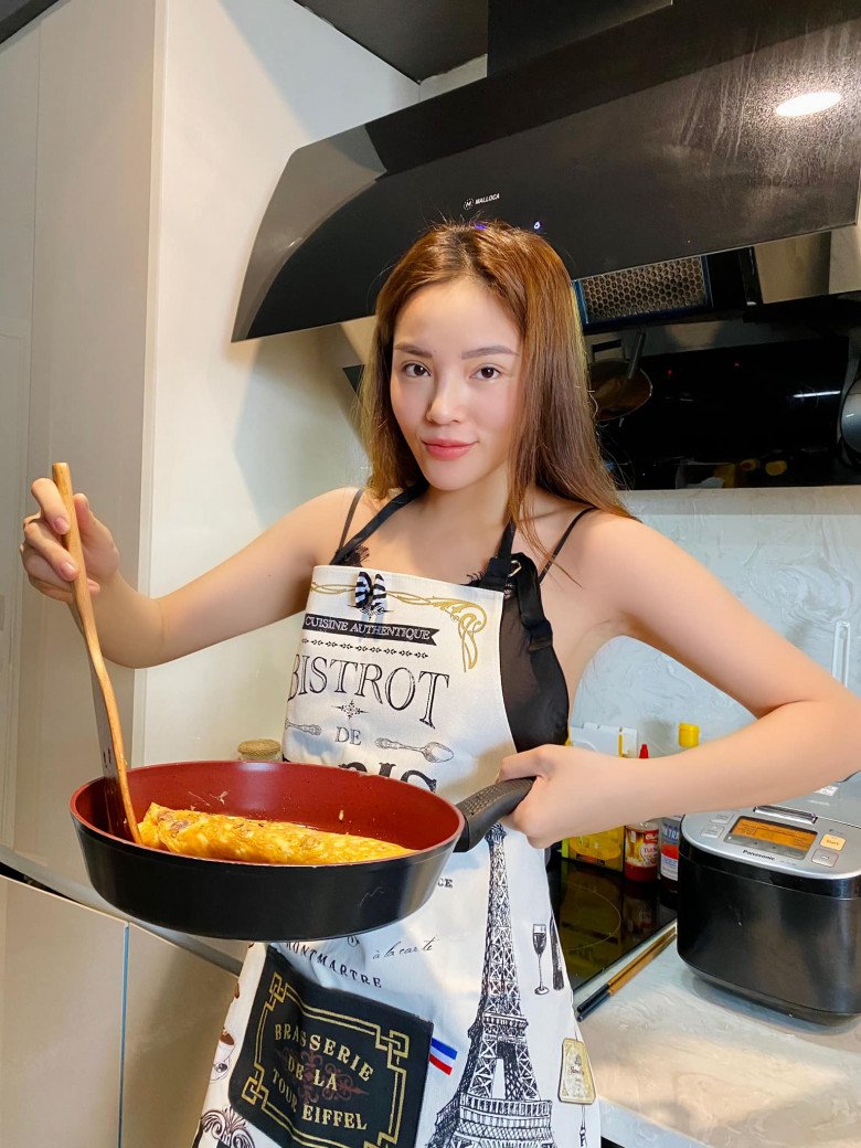 Mẹ ruột Hoa hậu Kỳ Duyên cũng đua trend làm món ăn đang "hót hòn họt" - 4