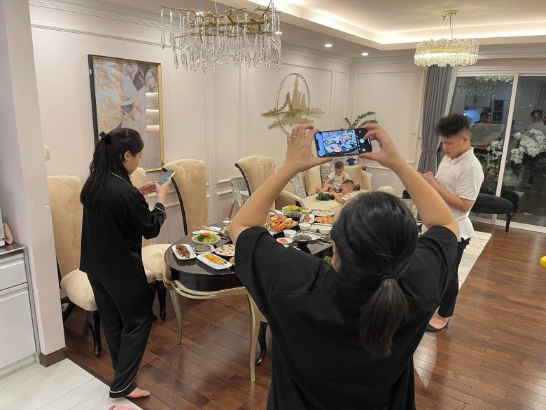 Vắng 4 cậu con trai, BTV Trần Quang Minh và vợ cụng ly với món ăn vừa mát vừa ngon đậm chất Việt Nam - 8