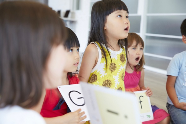 Đứa trẻ thích nói leo ngắt lời người khác, đánh mắng là hạ sách, đây mới là cách chuẩn trị con &#34;tâm phục khẩu phục&#34; - 2