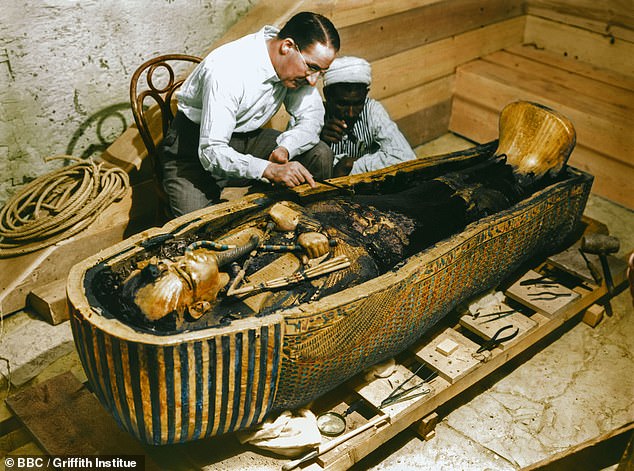 Bất ngờ với vẻ mặt của vua Ai Cập nổi tiếng nhất được tái hiện chi tiết sau 3.300 năm - 4