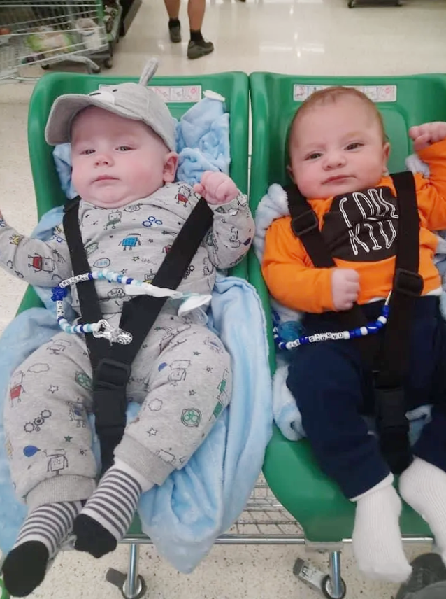 Chuyện lạ trên đời: Mẹ và con gái cùng mang thai, hai đứa trẻ đi học chung - 3