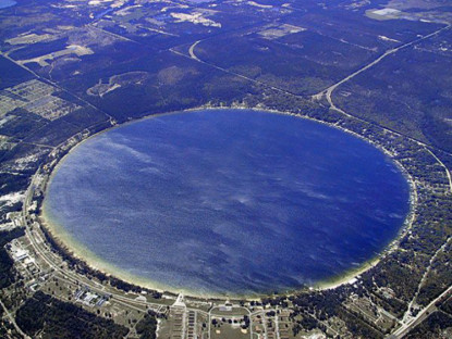 Du lịch - Khó tin nhưng có thật: Hồ nước tự nhiên có hình tròn hoàn hảo nhất thế giới