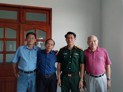 Văn thơ - Chân dung Thiếu tá Xuân Hùng, Trưởng phòng biên tập Văn hóa văn nghệ Nhà xuất bản Quân đội