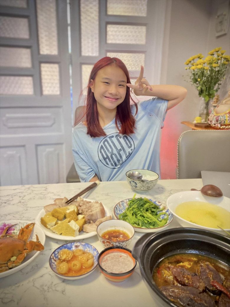 Con gái của MC Thành Trung nhắn tin thèm cơm mẹ nấu nhưng lại chê một món nấu đi nấu lại cả tuần - 1