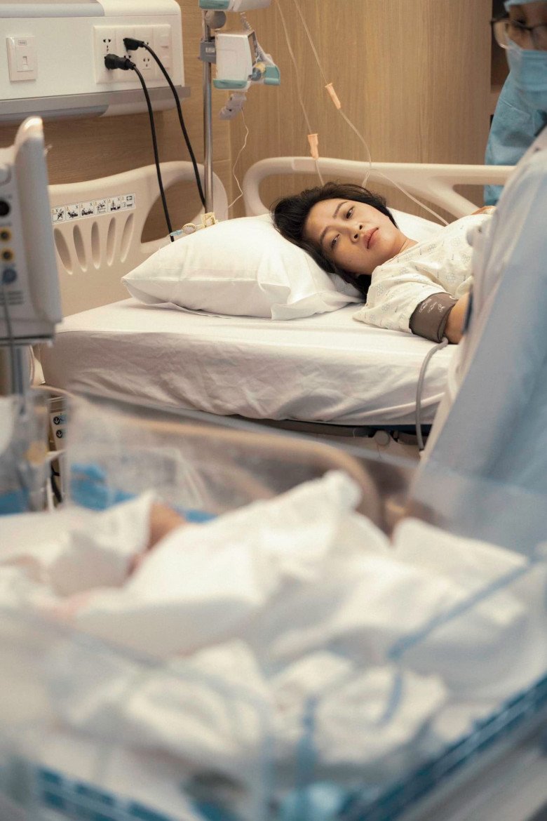 Liêu Hà Trinh xuất viện sau 2 ngày sinh thường, lưu trữ cuống rốn tại Singapore 99 năm cho con - 8