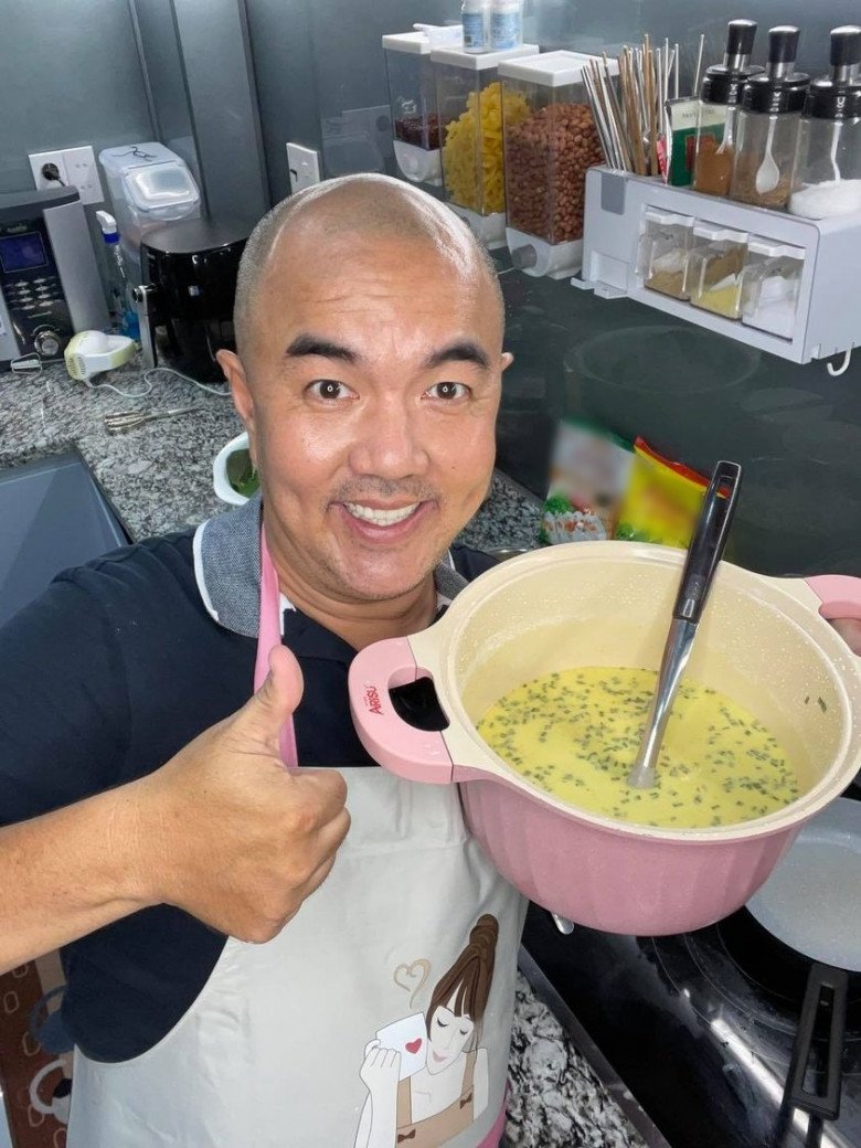 MC chuyên &#34;té ngã&#34; ở Vợ Chồng Son ngoài đời là bố 2 con đảm đang, làm món hao cơm dân mạng nhìn mà thèm - 7