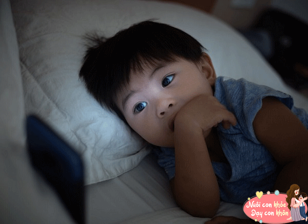 Đứa trẻ thức khuya và trẻ ngủ sớm sau 1 năm khác biệt rõ rệt - 4