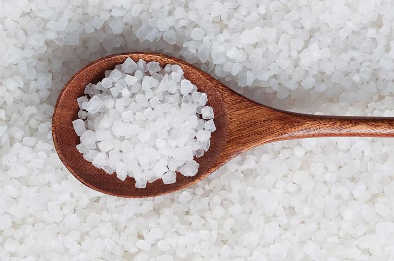 Đồ thủy tinh, đồ sứ bị ố bẩn lâu ngày? Dùng thứ này đánh bay vết bẩn trong 1 nốt nhạc, giúp sáng bóng như mới - 3