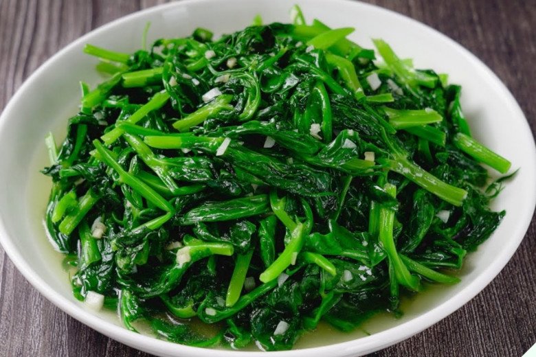 Xào rau cho thẳng vào chảo bảo sao chẳng ngon, thêm 2 bước nữa cọng nào ...