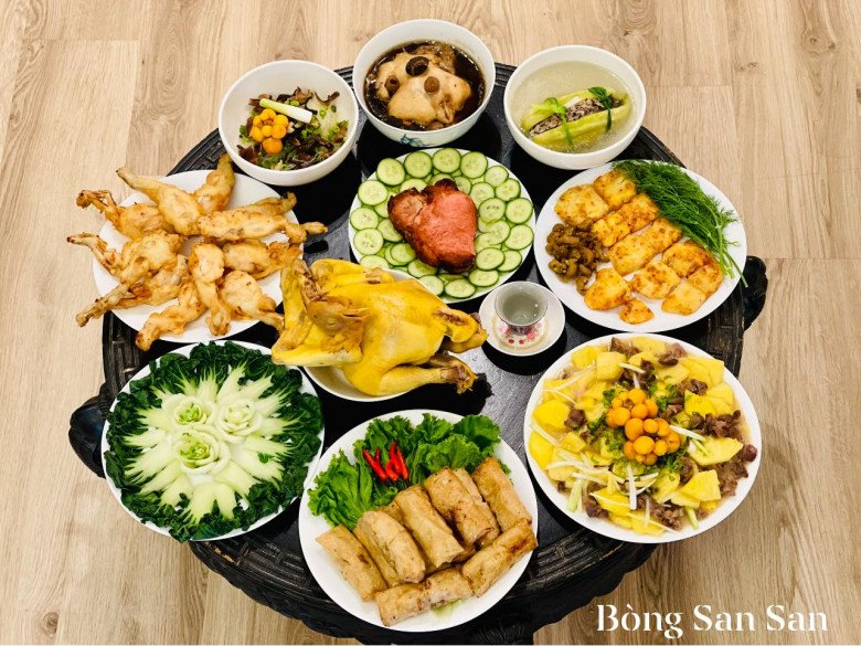 Mâm cơm thuần Việt dân dã đến bất ngờ của gia đình nữ diễn viên nổi tiếng VTV giữa trời Tây - 9