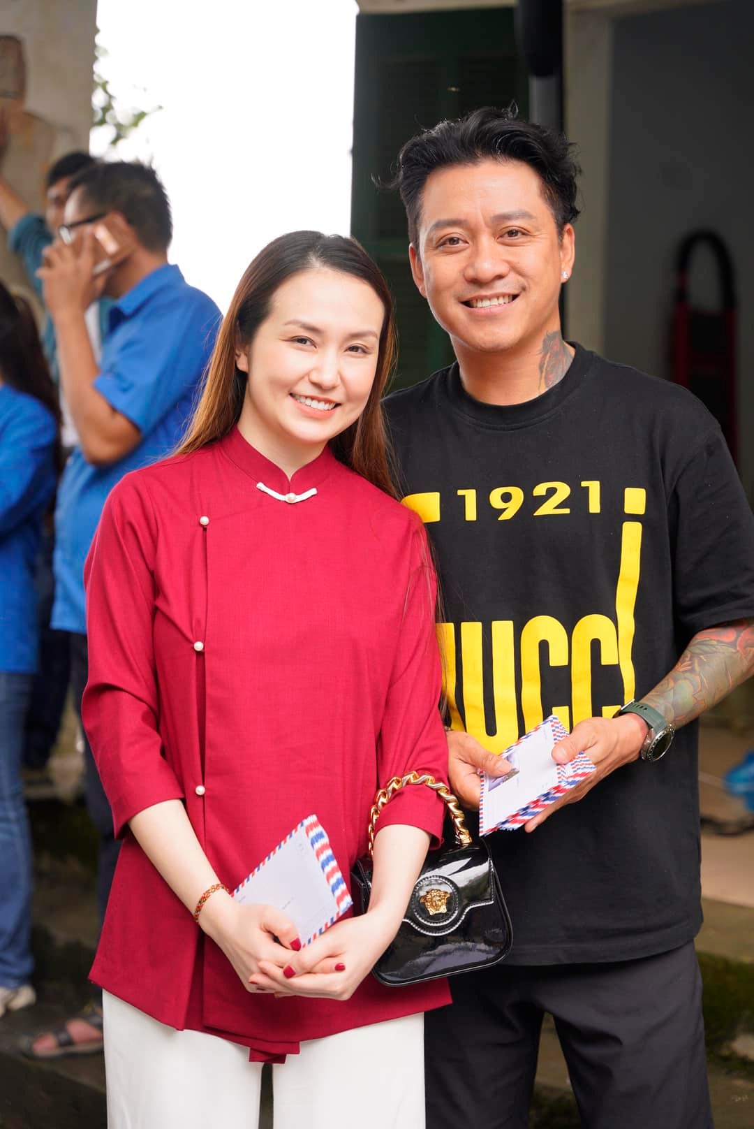 Bị quay lén khi đang hát karaoke tại nhà, Tuấn Hưng vào trang chính chủ để lại bình luận - 3