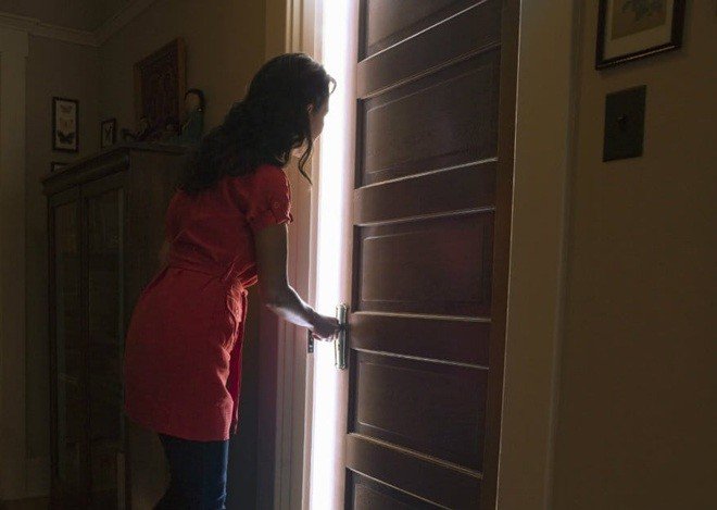 Đi làm 11 giờ tối mới về đến nhà, nghe bố mẹ chồng cãi nhau mắt tôi cay xè - 2