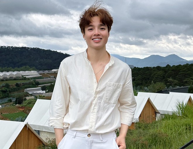 Ở chung cư view Hồ Tây nửa năm đã chán, nam TikToker tậu luôn nhà đất 7 tầng giữa Thủ đô cho bố mẹ - 1