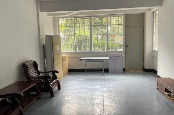 Bỏ phố về quê thuê nhà ở, 9X độc thân mạnh tay chi gần 250 triệu cải tạo nhà rộng 150m2 - 2