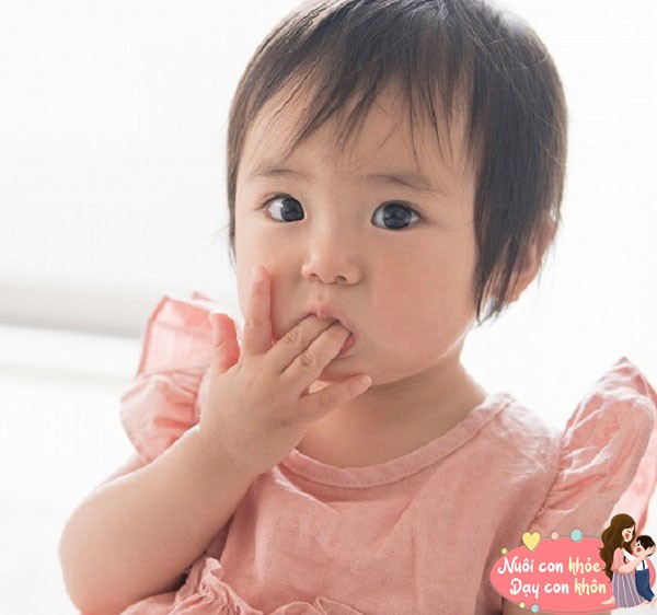 Đừng nghĩ trẻ thích cắn móng tay là vô hại, không sửa ngay sẽ bất lợi cho con cả đời - 4
