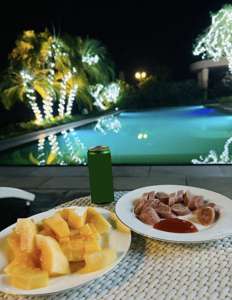 Vợ Mạnh Trường khoe bữa ăn của 4 mẹ con khi vắng chồng, ông xã đáp lại liền bị dọa đứng cửa - 5