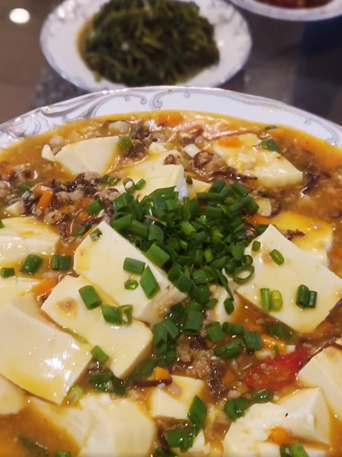 Vợ Mạnh Trường khoe bữa ăn của 4 mẹ con khi vắng chồng, ông xã đáp lại liền bị dọa đứng cửa - 8