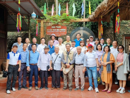 Tin liên hiệp VHNT - “Qua miền Tây Bắc - về với Điện Biên”: Hào hứng chặng đầu Hòa Bình