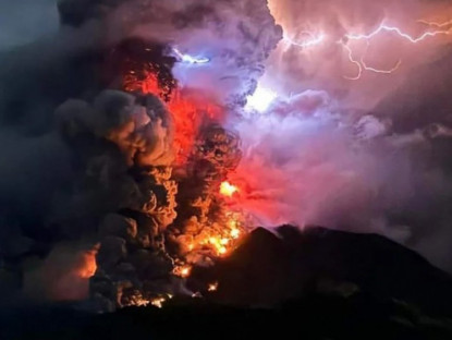 Thế giới - Video: Cảnh núi lửa phun như &quot;tận thế&quot; ở Indonesia