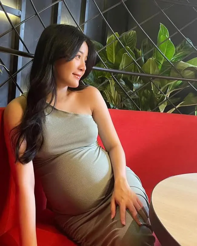 Sao Việt tăng tới 30kg khi mang thai, stress vì mặt nọng, thân hình phát tướng - 7