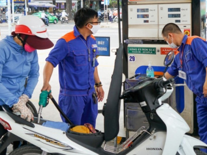 Kinh tế - Giá xăng dầu hôm nay 25/4: Giá xăng dầu tại Việt Nam sẽ được điều chỉnh ra sao?